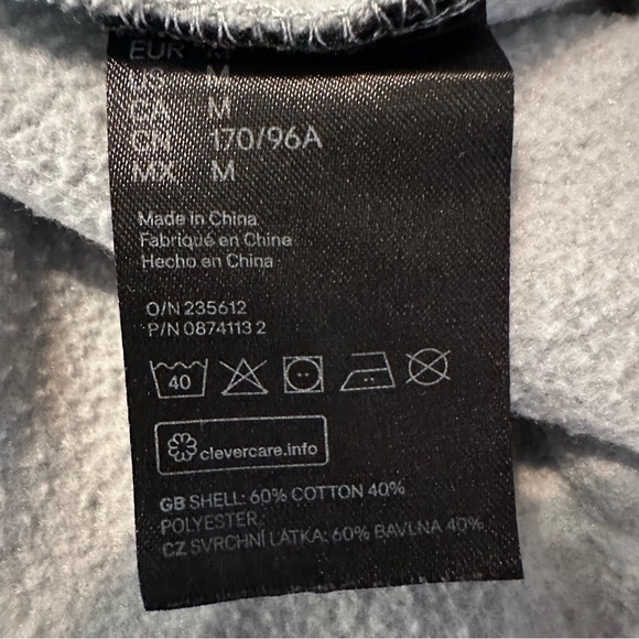 Divided H&M Seven Cities Edition Cotton-Blend Sweatshirt • Size: Medium - Picture 6 of 8